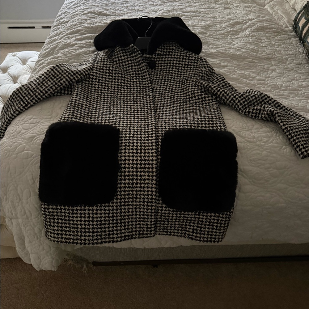 Women's Black and White Houndstooth Coat